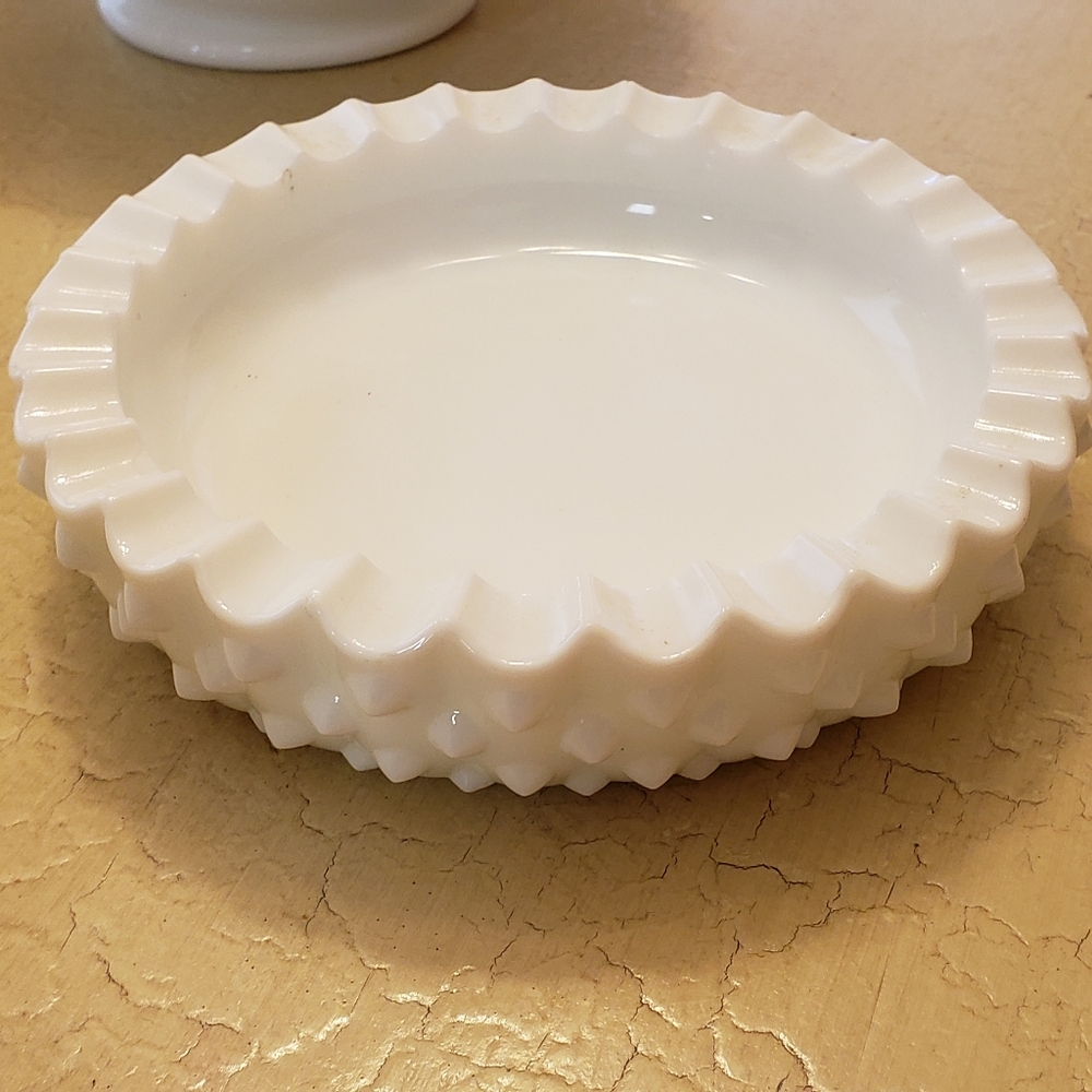 VINTAGE FENTON HOBNAIL DISH